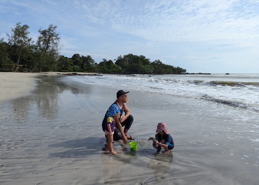 sea horizon resort pantai temalah beach kota tinggi