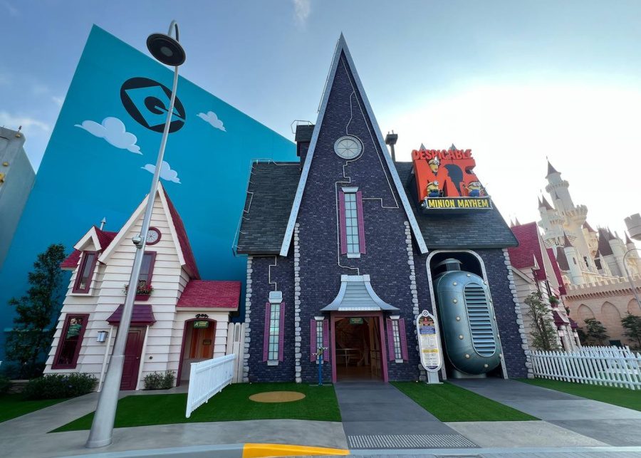 minion land universal studios singapore minion mayhem ride house