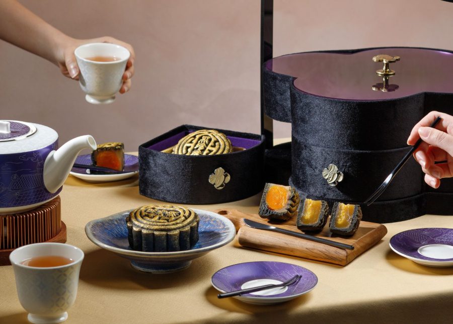 mooncakes the black pearl