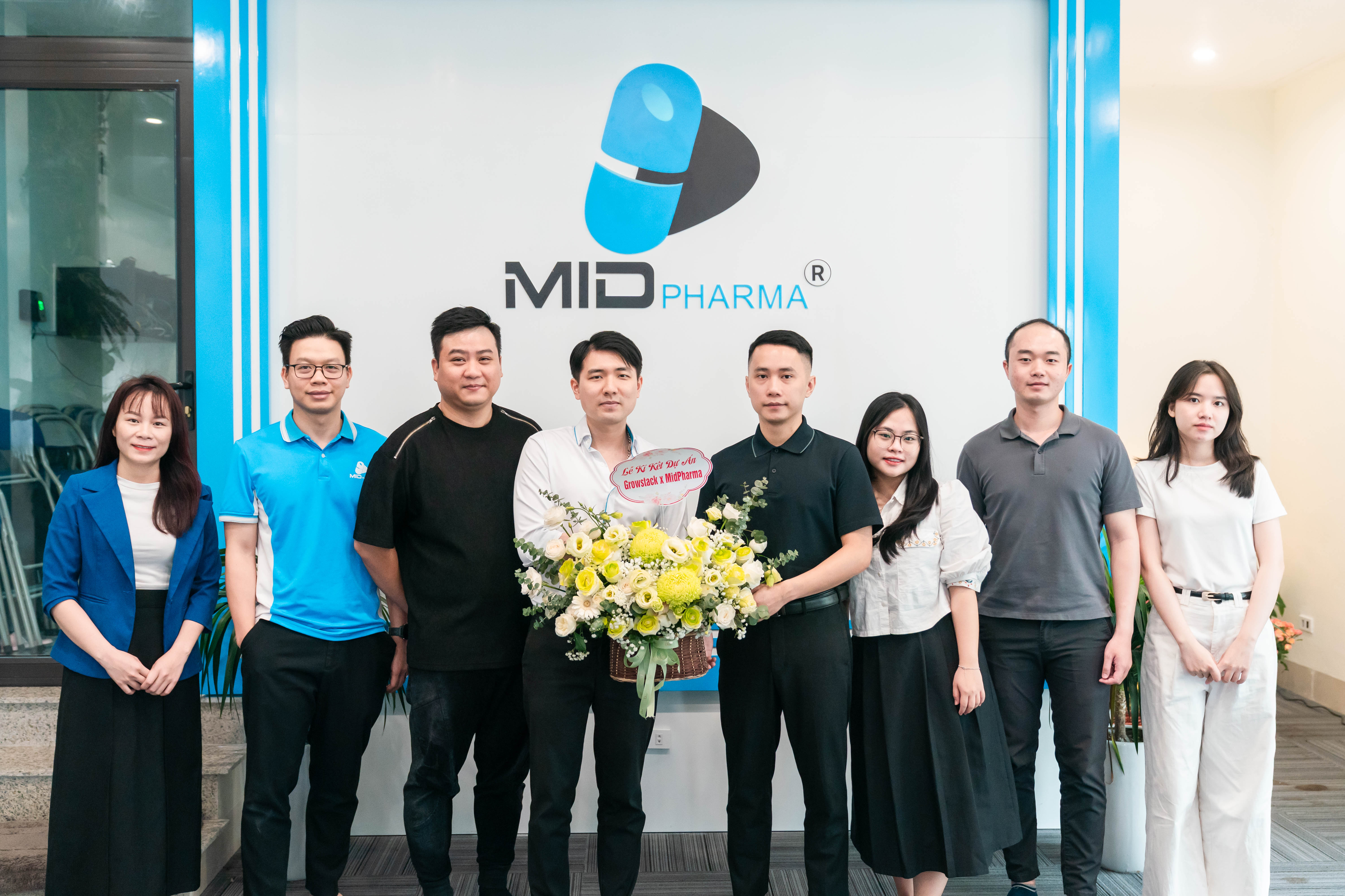 Lễ ký kết dự án MidPharma x Growstack