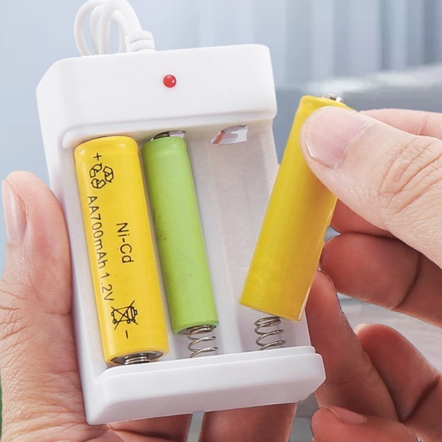 Desktop Charger Baterai Isi Ulang 3 Slot A2 A3 AA AAA Casan Kabel USB 2