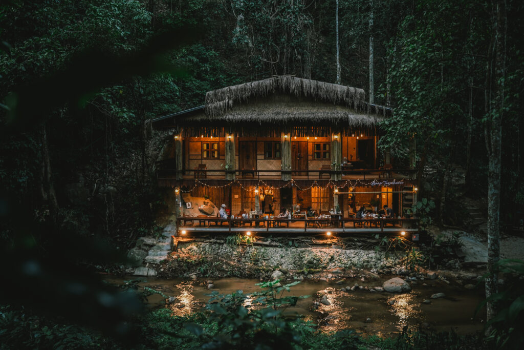 รีวิวที่พัก : บ้านธารชีวี อ.เชียงดาว จ.เชียงใหม่ บ้านหลังน้อยในป่าใหญ่