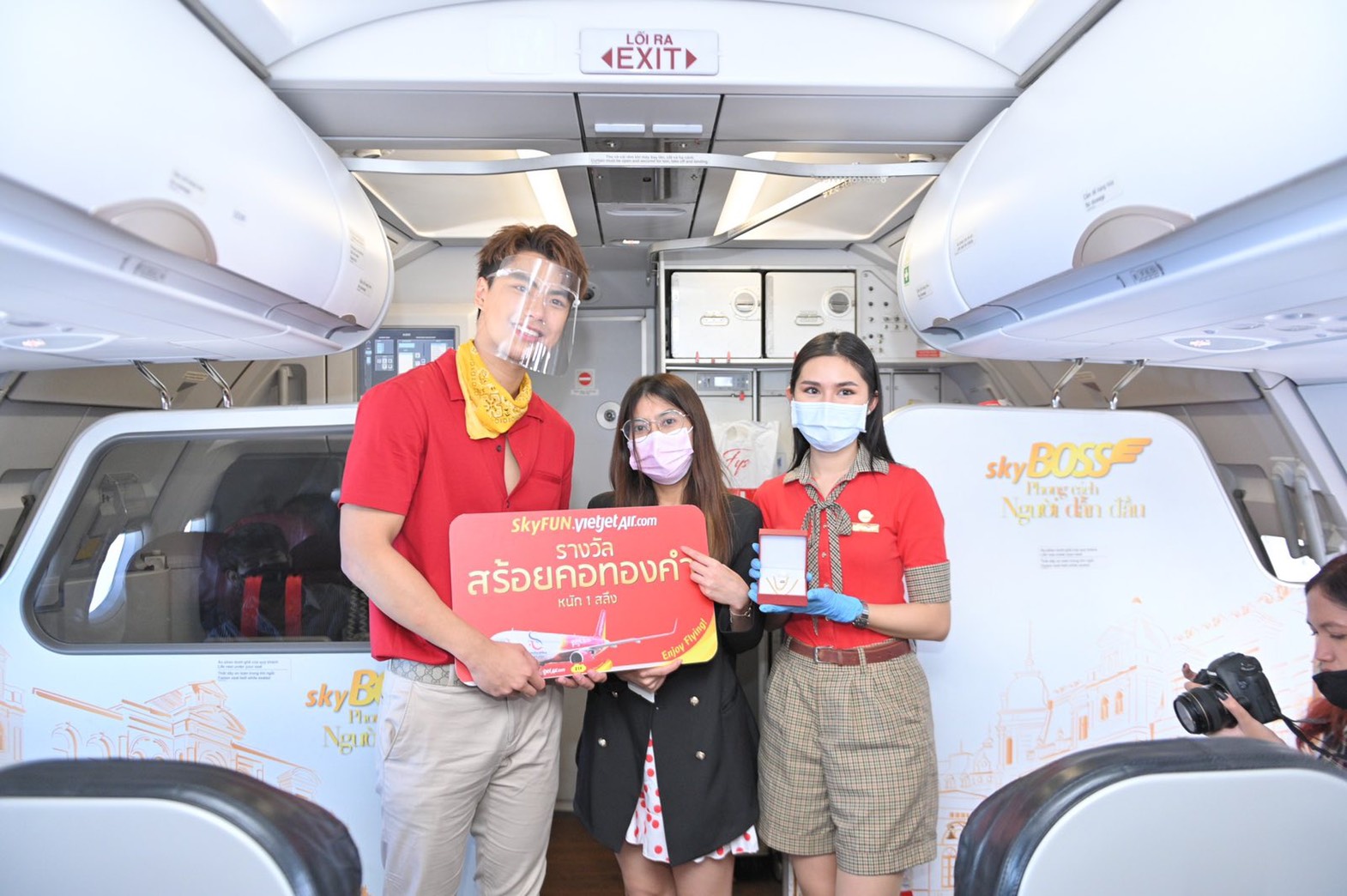 Thai Vietjet surprised passengers onboard ‘Magic Flight’