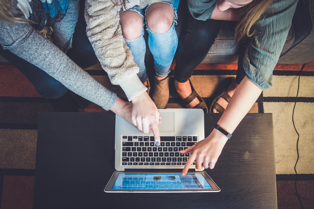 câu hỏi phát triển trang web