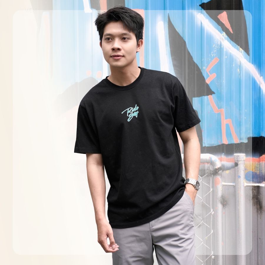 Áo thun in hình S25 EZ Tee - Đen