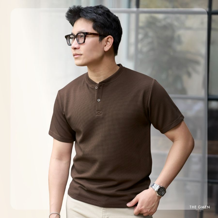 Áo thun nam S26 Henley T-shirt form regular - Nâu