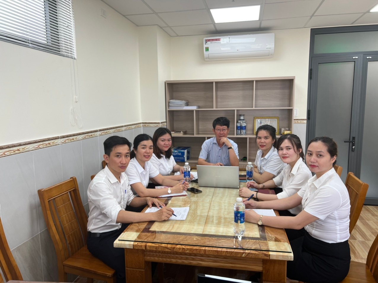 III. Bàn giao thủ tục, giấy má tận nhà miễn phí