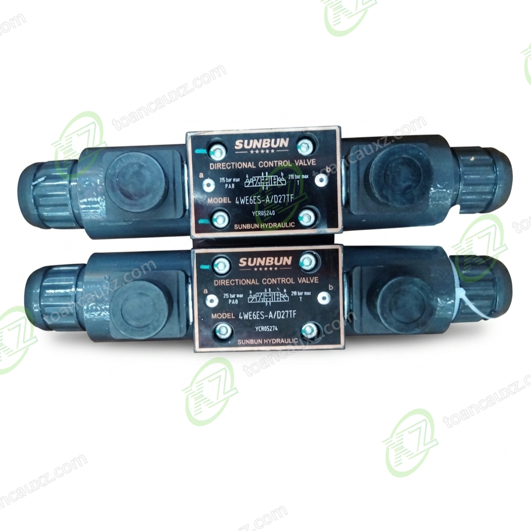 Cụm van điều khiển ra chân xe cẩu bánh béo XCR30H (gồm cả đế van)
