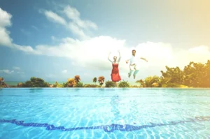 Swinging The Clubs In Cancun