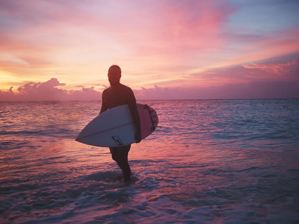 Of shipwrecks and hooped skirts