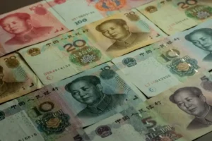Traveling And Money In China