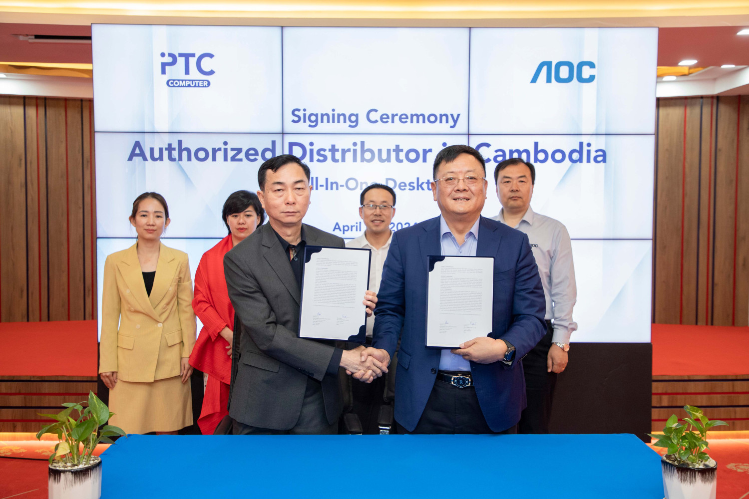 Signing Ceremony: Authorized Distributor in Cambodia between PTC Computer and AOC