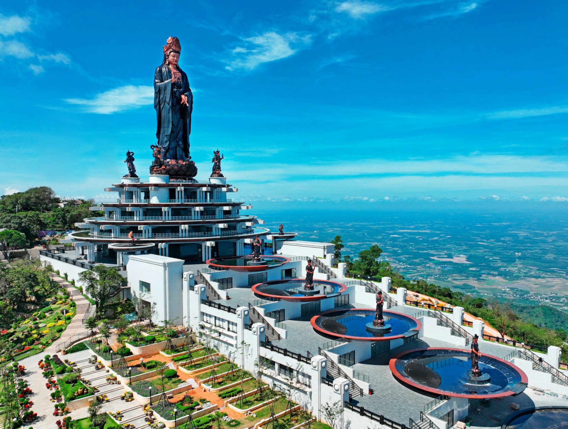 Top 10 địa điểm du lịch Tây Ninh nổi bật nhất 2025 – Khám phá vùng đất Thánh giữa lòng Nam Bộ