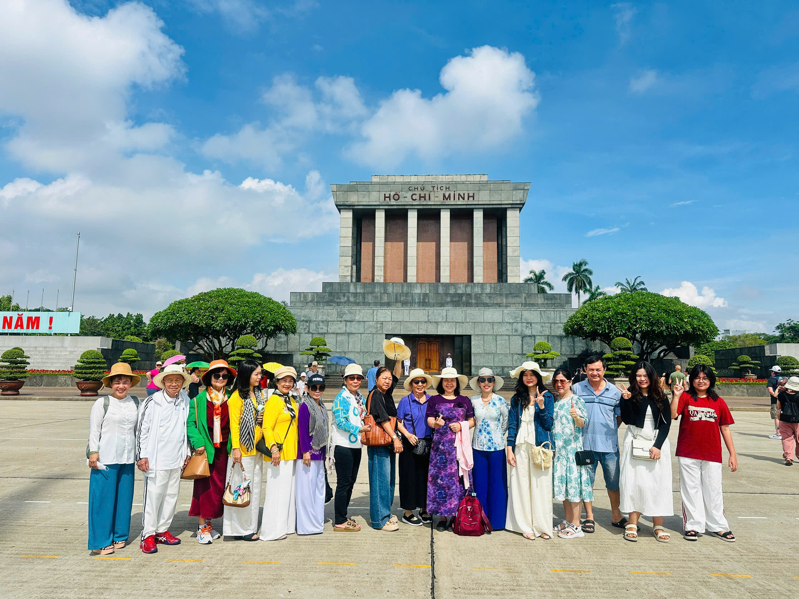 TOUR MÁY BAY NỘI ĐỊA: HÀ NỘI - SAPA 4N3Đ | PHỐ CỔ HÀ NỘI | BẢN CÁT CÁT | CHINH PHỤC ĐỈNH FANSIPAN