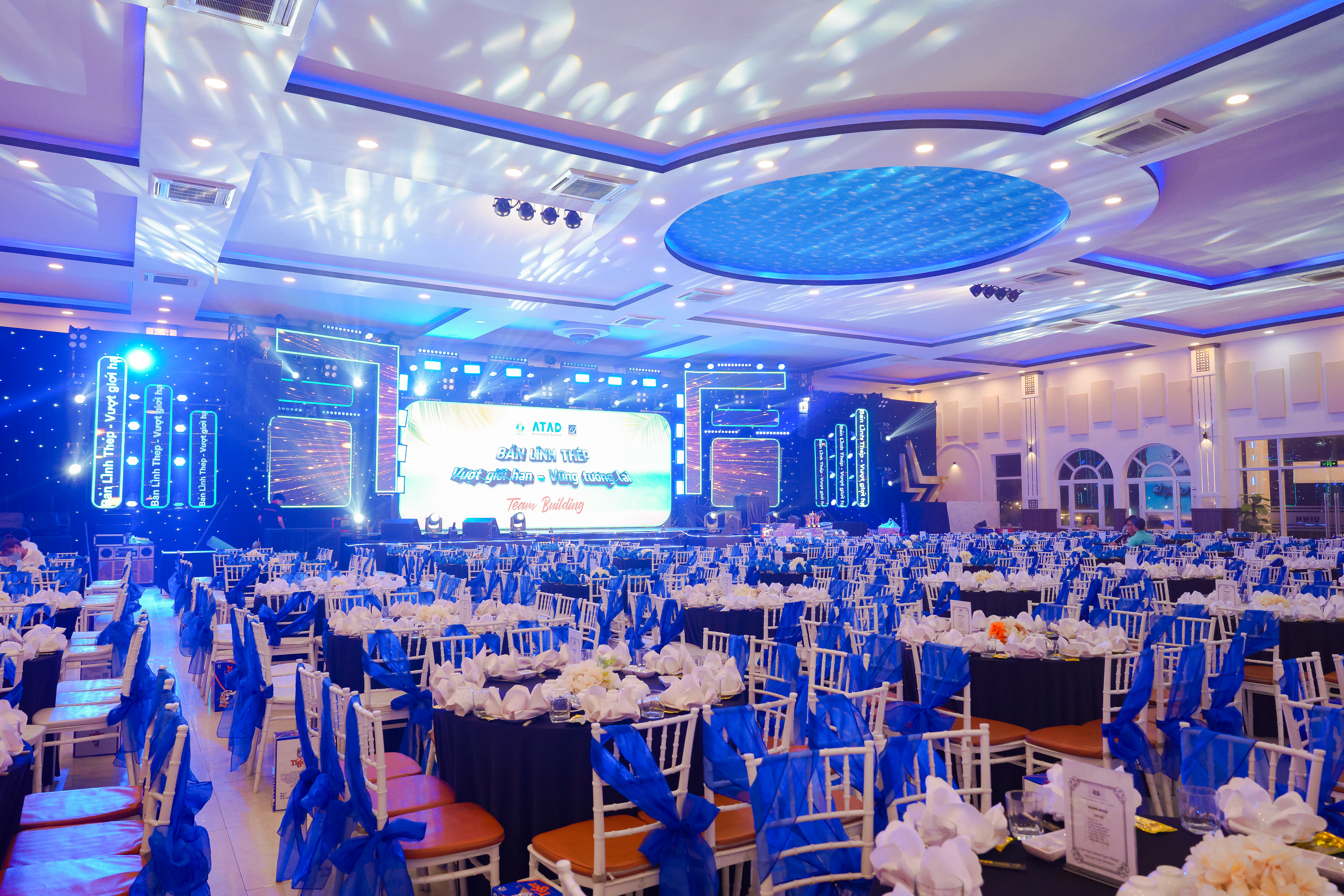  Dịch vụ Tổ chức Year End Party 2025 & Gala Dinner | Phong Cách Việt Travel