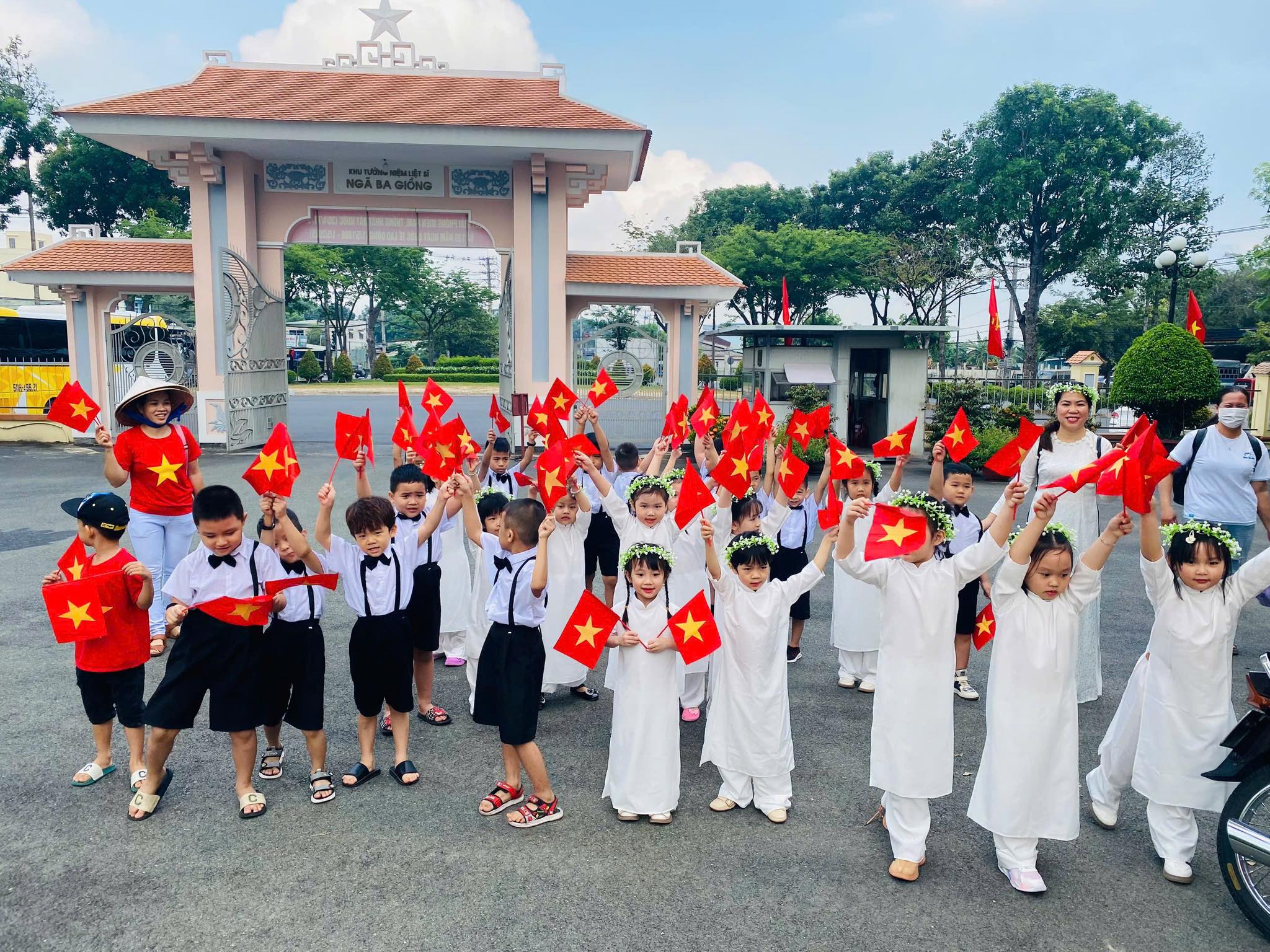 TOUR HỌC SINH 1N: KHU DI TÍCH LỊCH SỬ NGÃ BA GIỒNG CÔNG VIÊN VĂN HÓA SUỐI TIÊN TẮM BIỂN TIÊN ĐỒNG – NGỌC NỮ - KHỞI HÀNH TẠI TÂY NINH