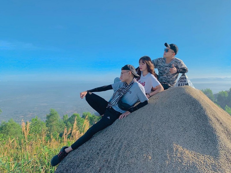 TOUR HÀNH HƯƠNG: NÚI CHỨA CHAN - DINH THẦY THÍM 1 NGÀY 