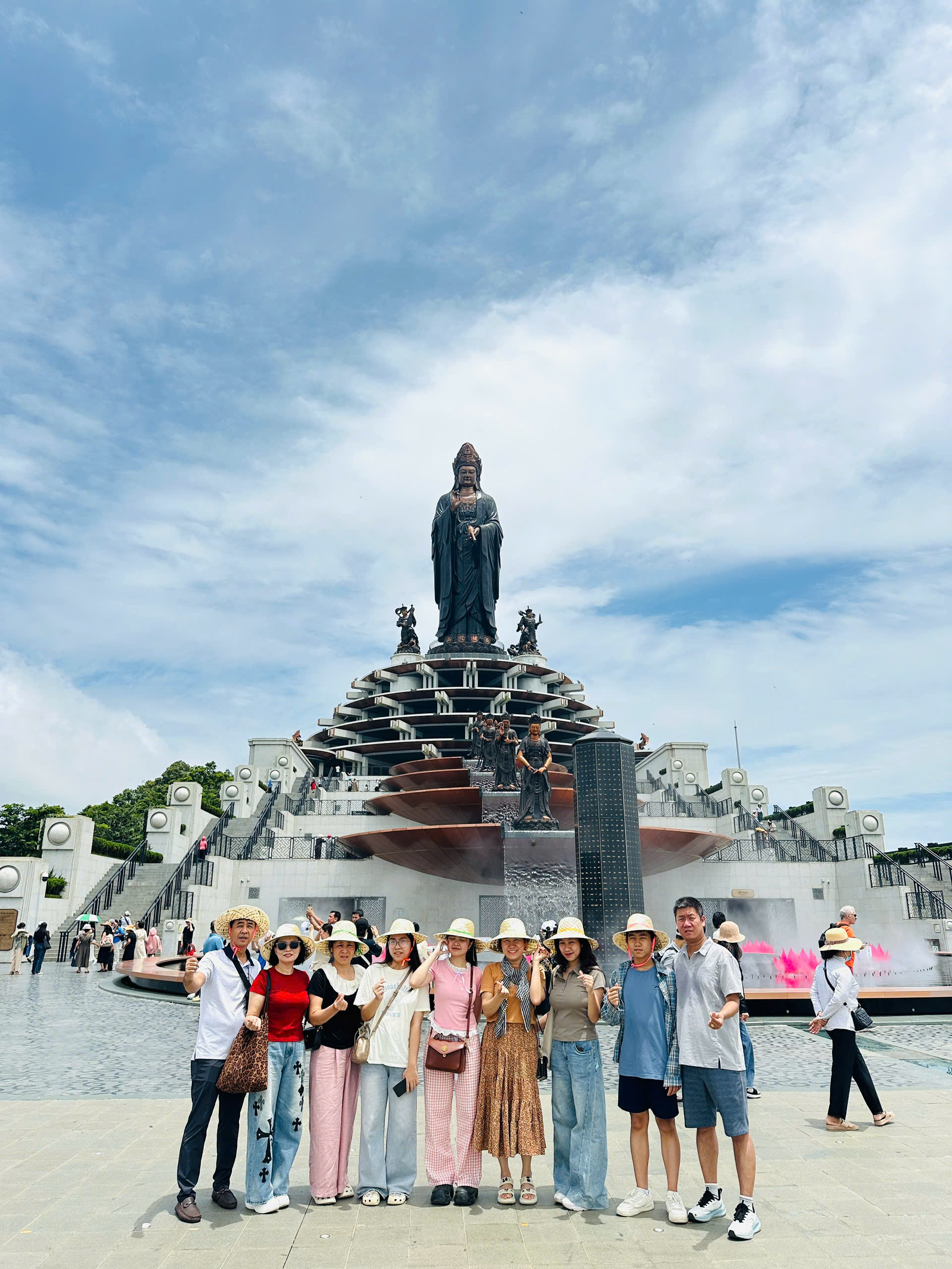 TOUR TÂY NINH 1 NGÀY – NÚI BÀ ĐEN – ĐỈNH VÂN SƠN – BUFFET NĂM CHÂU1