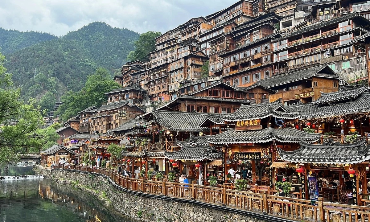 TOUR MÙA XUÂN: TRÙNG KHÁNH - TÂY TẠNG - TIỂU THẤT KHỔNG - QUÝ DƯƠNG 6N5Đ