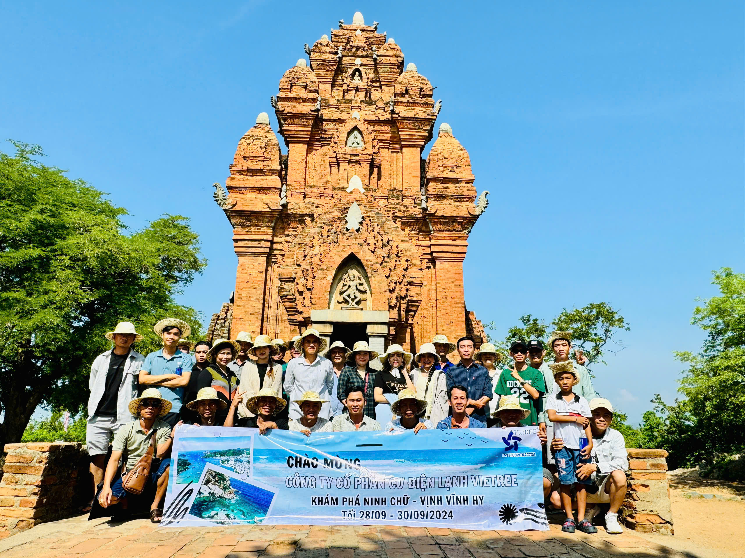 TOUR TEAM- GALA DINNER: NINH CHỮ - VĨNH HY 2N2Đ