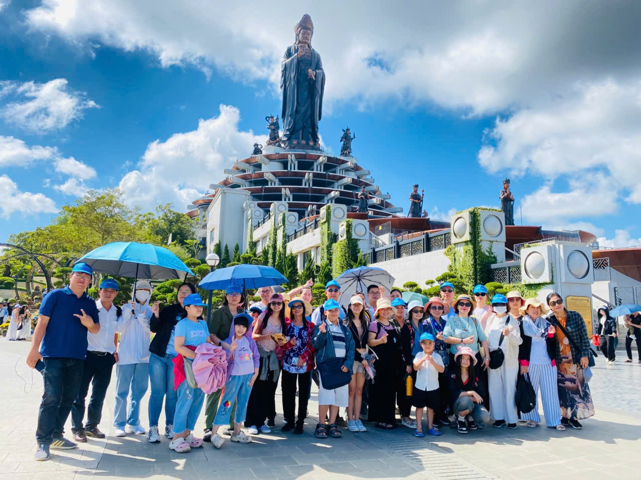 TOUR TÂY NINH 1 NGÀY | NÚI BÀ ĐEN | ĐỈNH VÂN SƠN | BUFFET NĂM CHÂU
