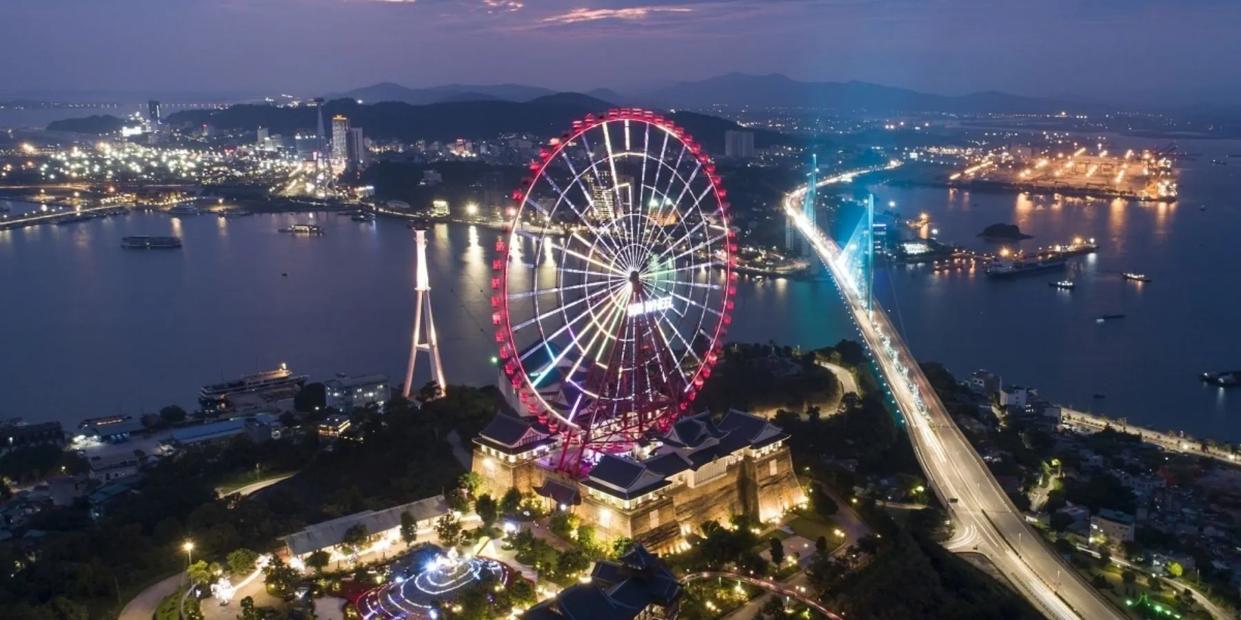 Sun Wheel Hạ Long: Khám Phá Vòng Quay Mặt Trời Nổi Tiếng Quảng Ninh
