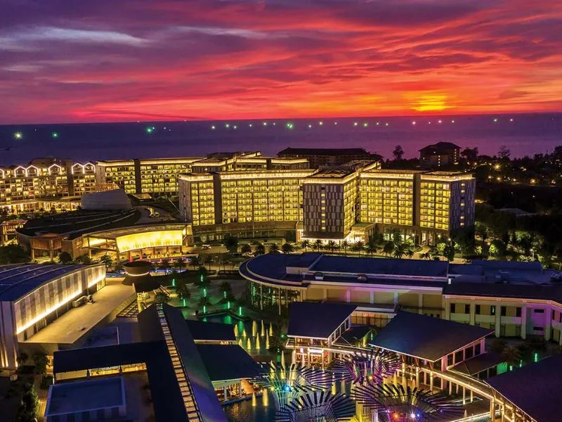 Corona Casino Vui chơi, Ẩm thực & Mua sắm 24/7