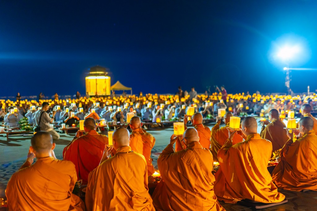 50.000 Ngọn Nến Hòa Bình Thắp Sáng Tây Ninh Dịp Vesak 2025 - 2