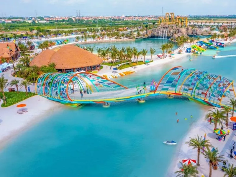 Biển hồ VinWonders Grand Park