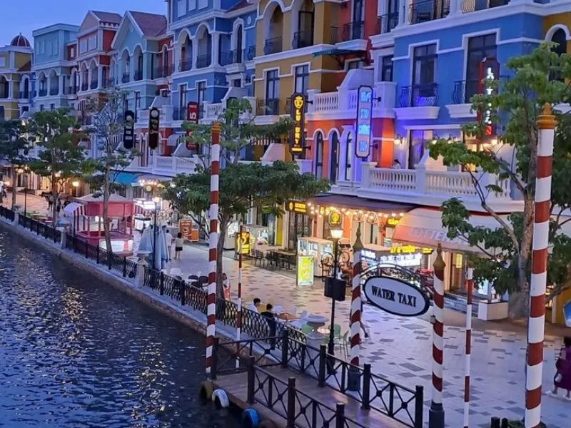 Hướng dẫn mua vé chèo thuyền trên sông venice phú quốc