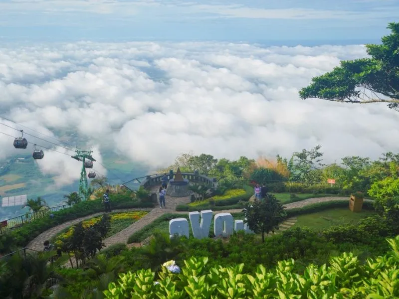 Không Gian Vui Chơi Rực Rỡ Giữa Thiên Nhiên Núi Bà Đen