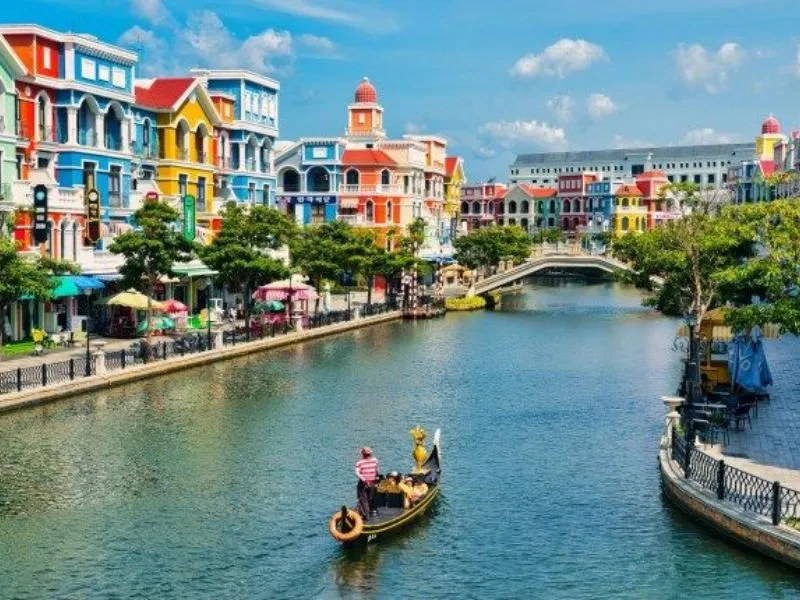 Đi Thuyền Trên Sông Venice Phú Quốc Có Gì Hấp Dẫn?
