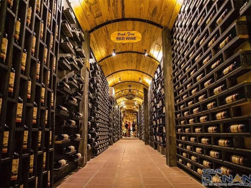 Hầm rượu Debay cổ xuyên lòng núi tại Sun World Bà Nà Hills