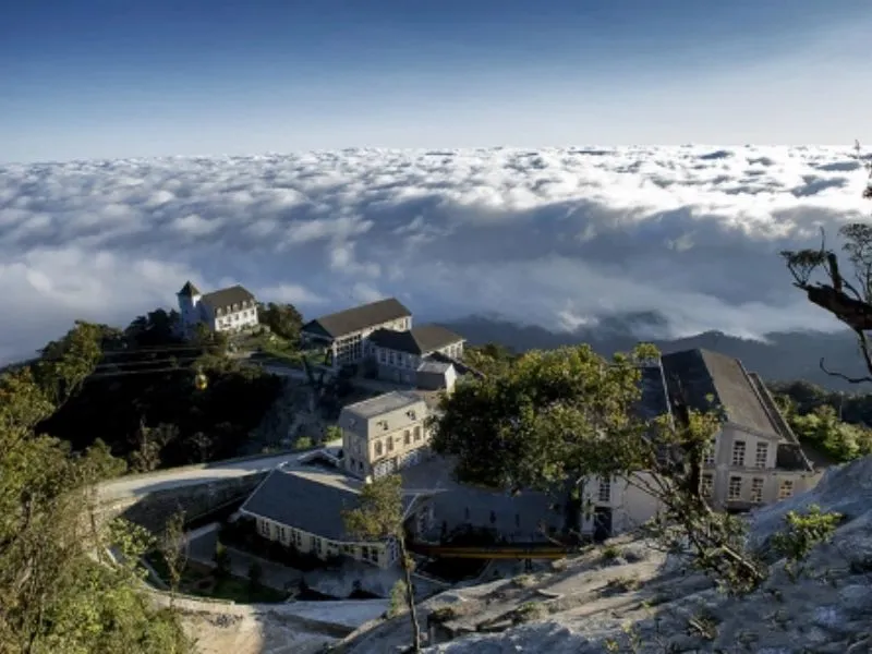 View Săn Mây Trên Đỉnh Núi Chúa