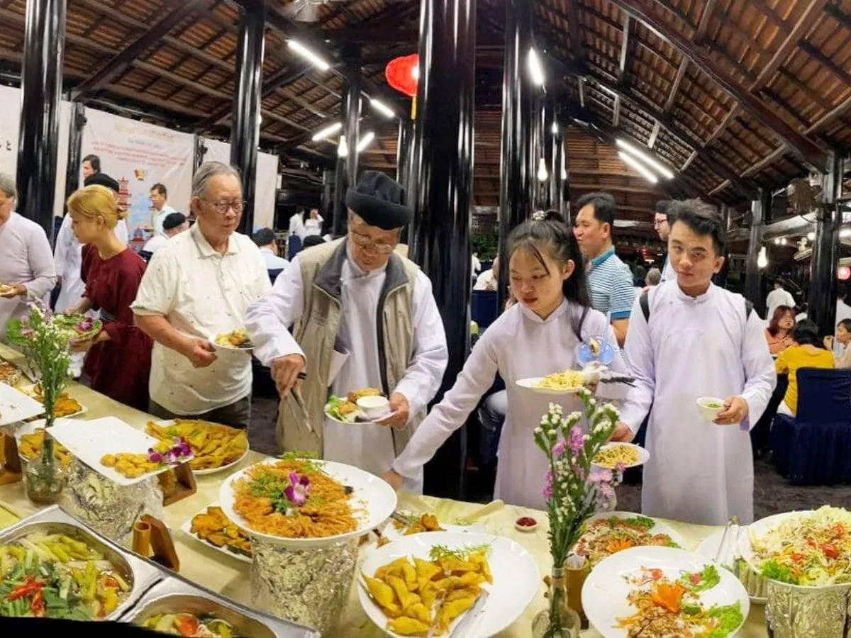 Khu ẩm thực ga Vân Sơn