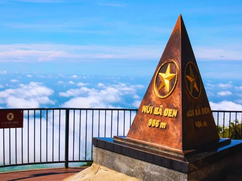 Chinh Phục Đỉnh Núi Bà Đen Cao Nhất Nam Bộ Khám Phá Sun World Núi Bà Đen Có Gì Hấp Dẫn?