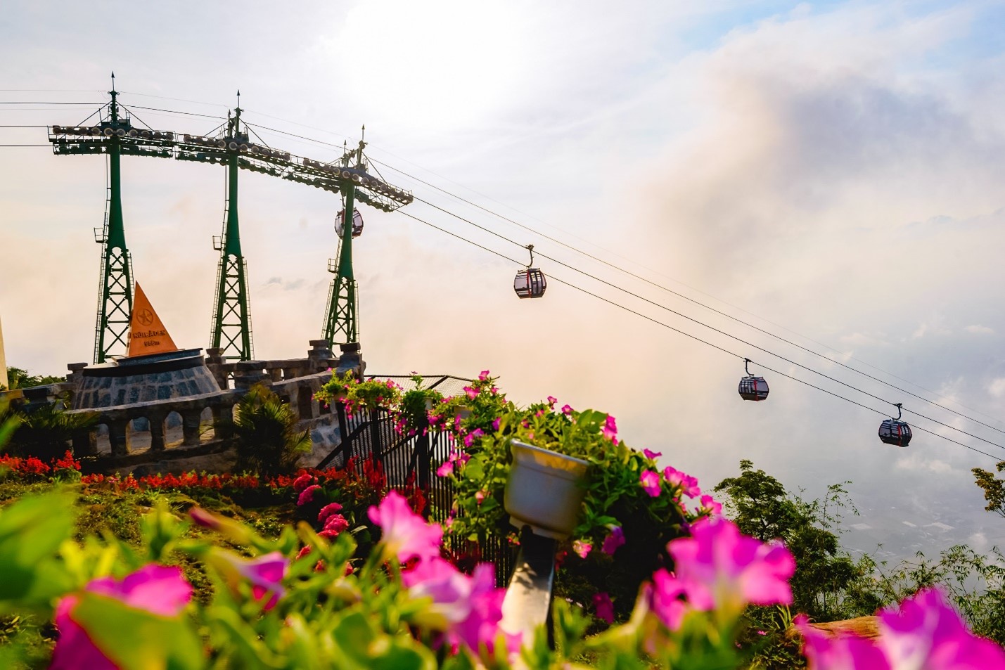 Giá Vé Cáp Treo Chùa Hang 2025 - VinTrip
 - 3