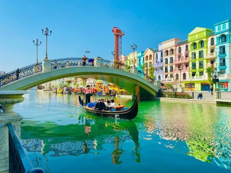 Đi thuyền Gondola trên sông Venice Phú Quốc
