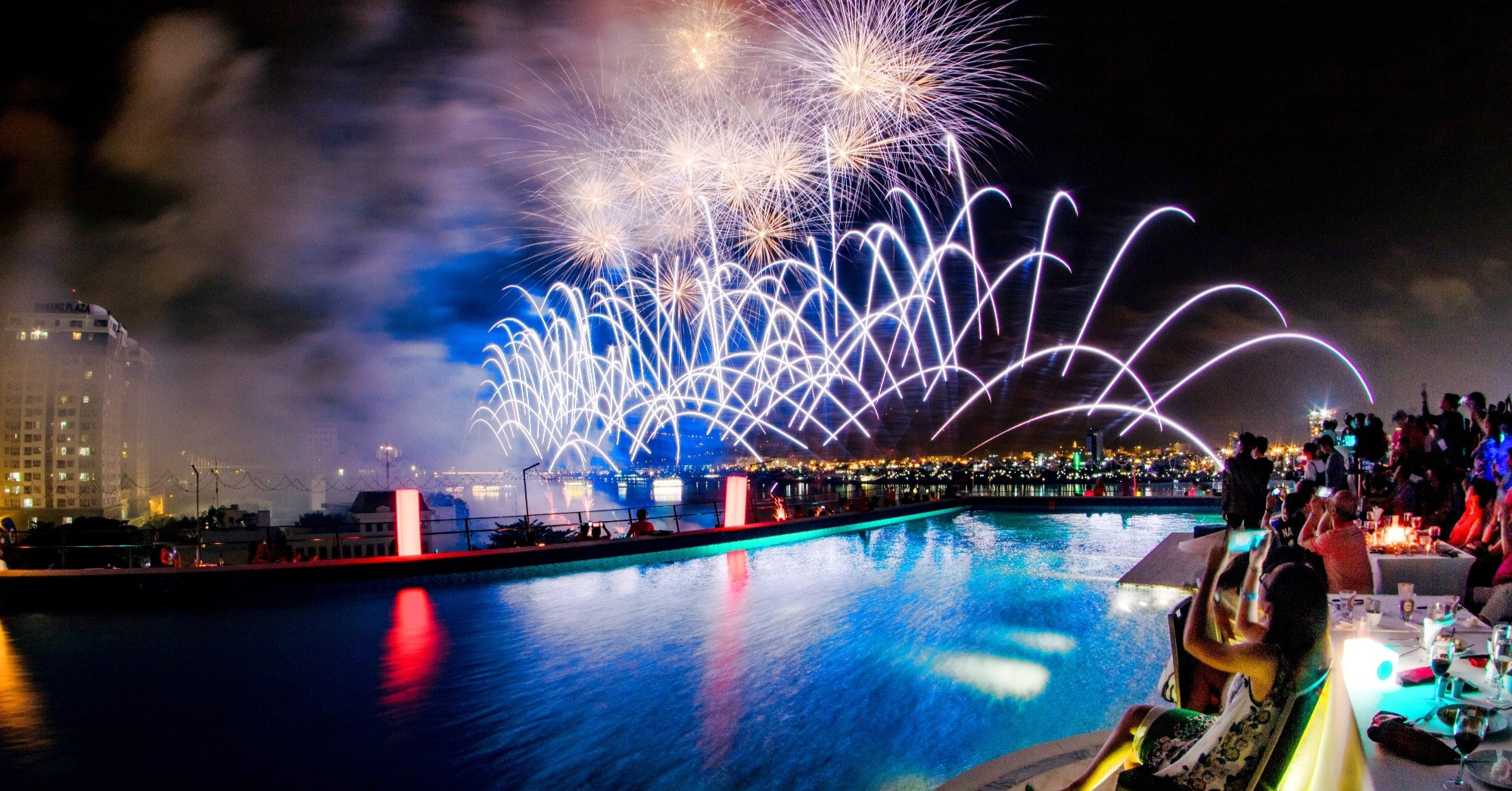 Top 7 khách sạn ven sông Hàn Đà Nẵng lý tưởng cho mùa DIFF 2025
 - 5