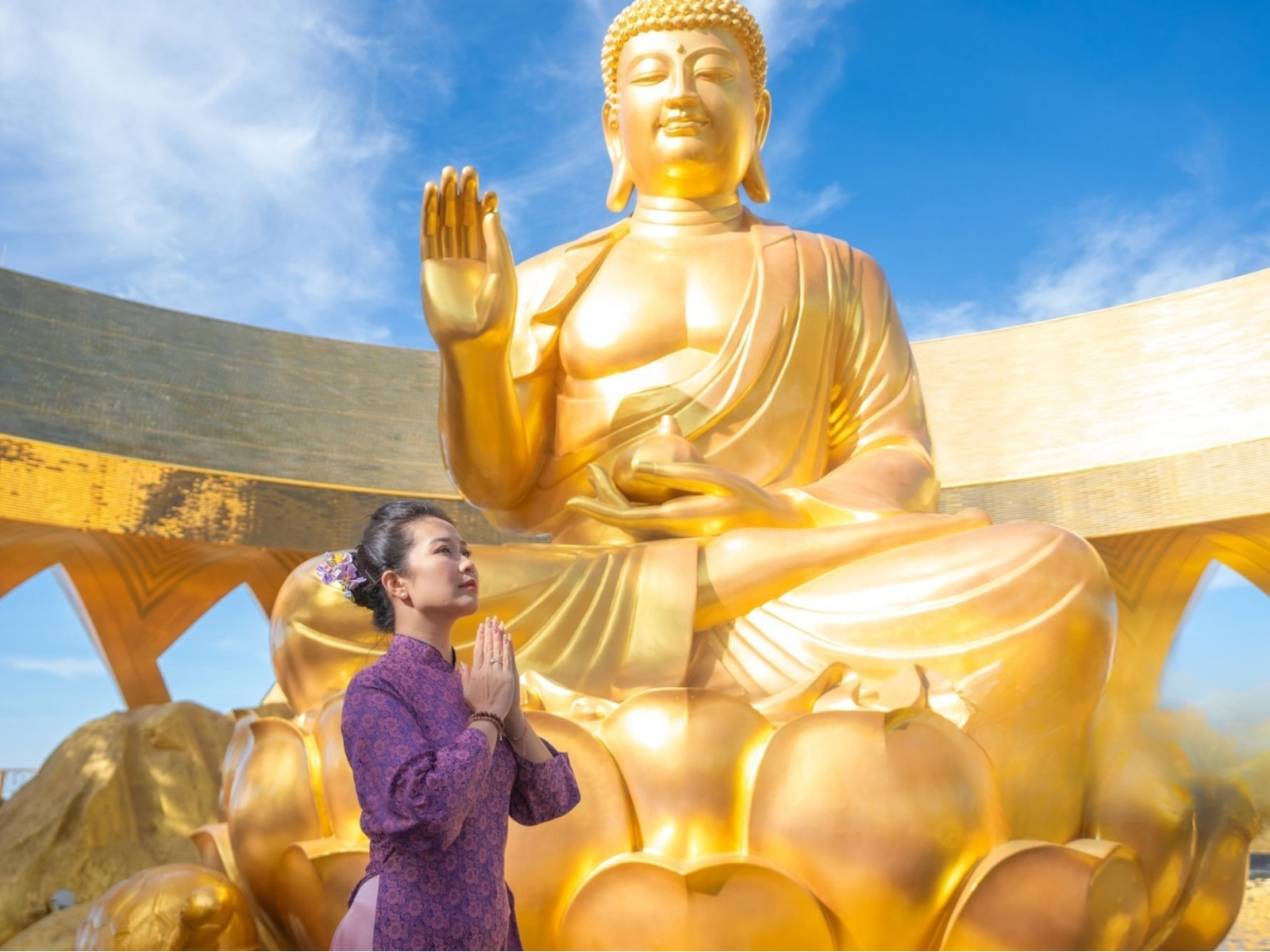 LỄ AN VỊ TÔN TƯỢNG ĐỨC PHẬT CÂU NA HÀM MÂU NI CAO HƠN 7M TRÊN ĐỈNH NÚI BÀ ĐEN 