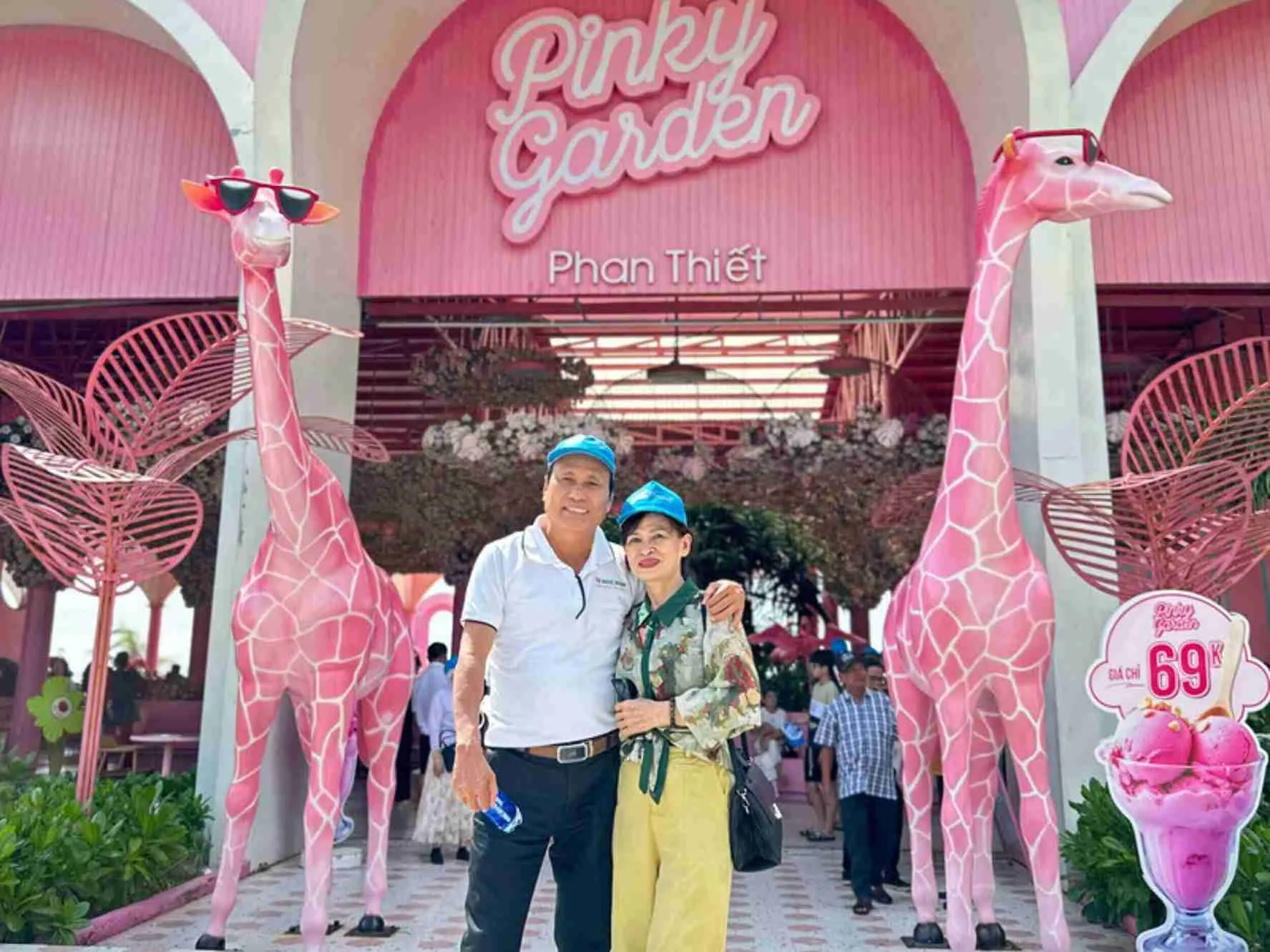Quán cafe sống ảo Pinky Garden sắc hồng mộng mơ tại NovaWorld Phan Thiết