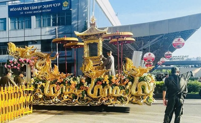 Lễ nghênh đón Xá Lợi Đức Phật Từ Ấn Độ về Việt Nam Chuẩn Bị Cho Vesak 2025
 - 5