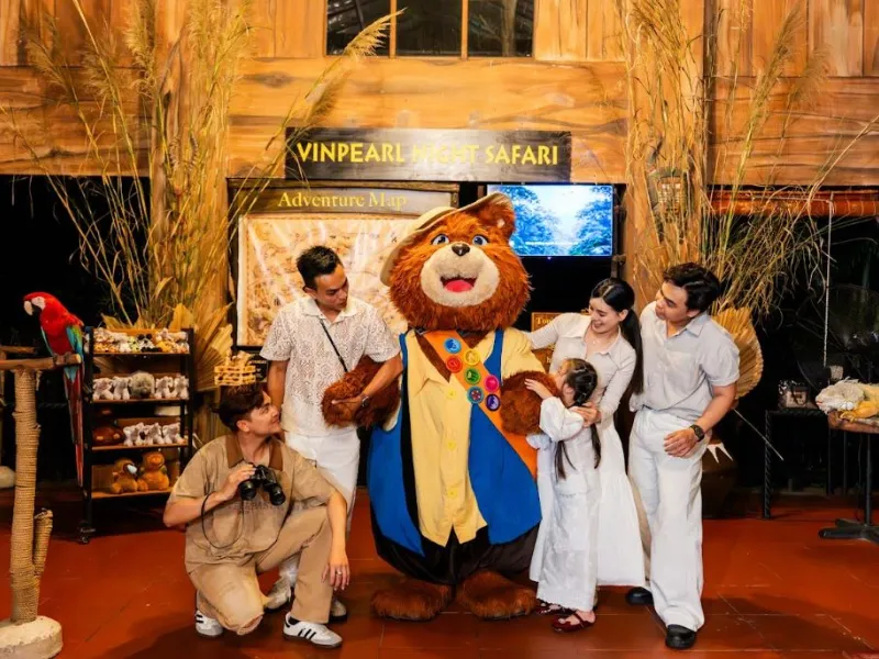Tour tham quan thú đêm Night Safari đầy bí ẩn và thú vị tại Vinpearl Safari Phú Quốc.