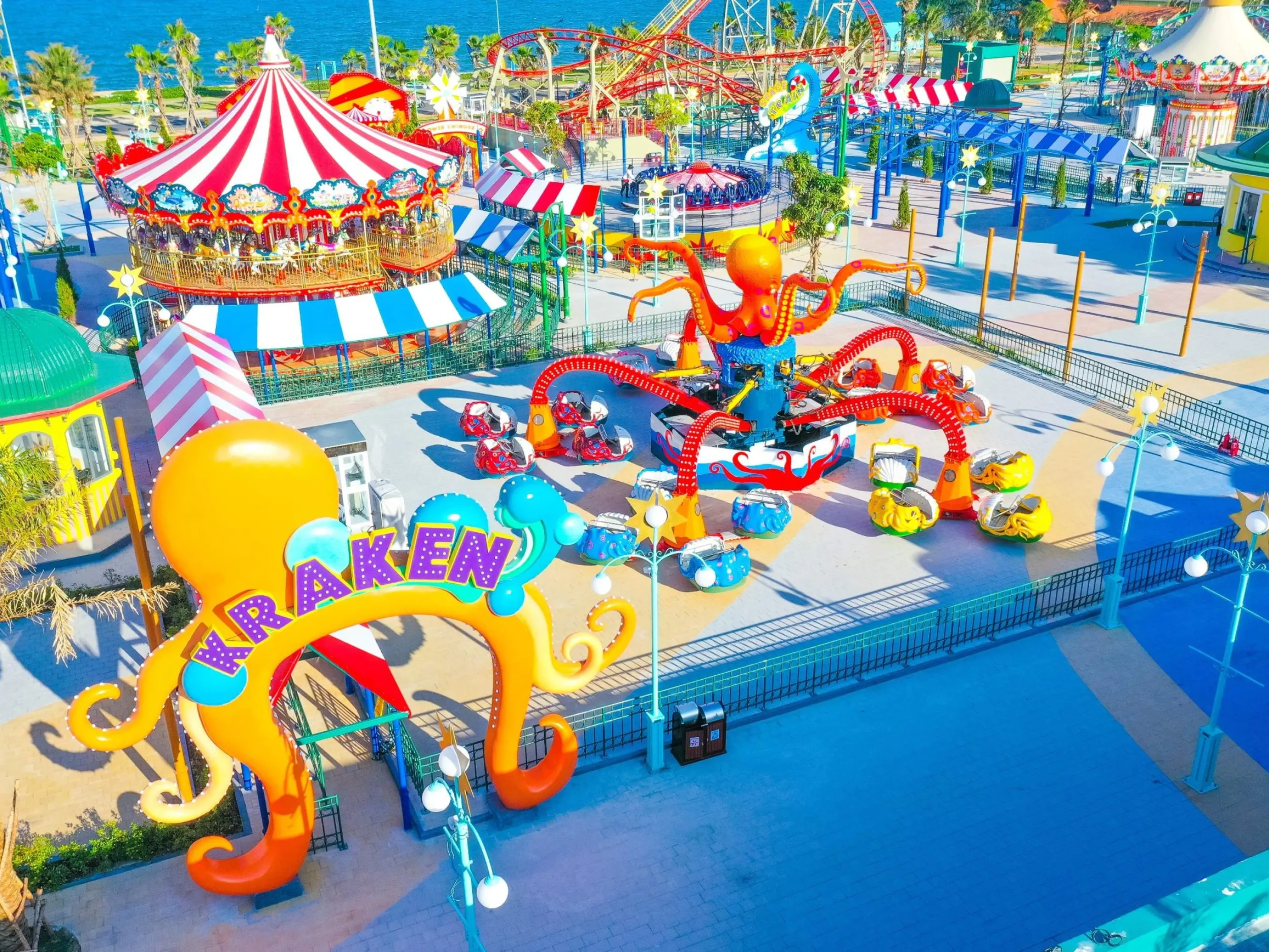 Vòng quay khổng lồ Ferris Wheel tại công viên Circus Land Phan Thiết