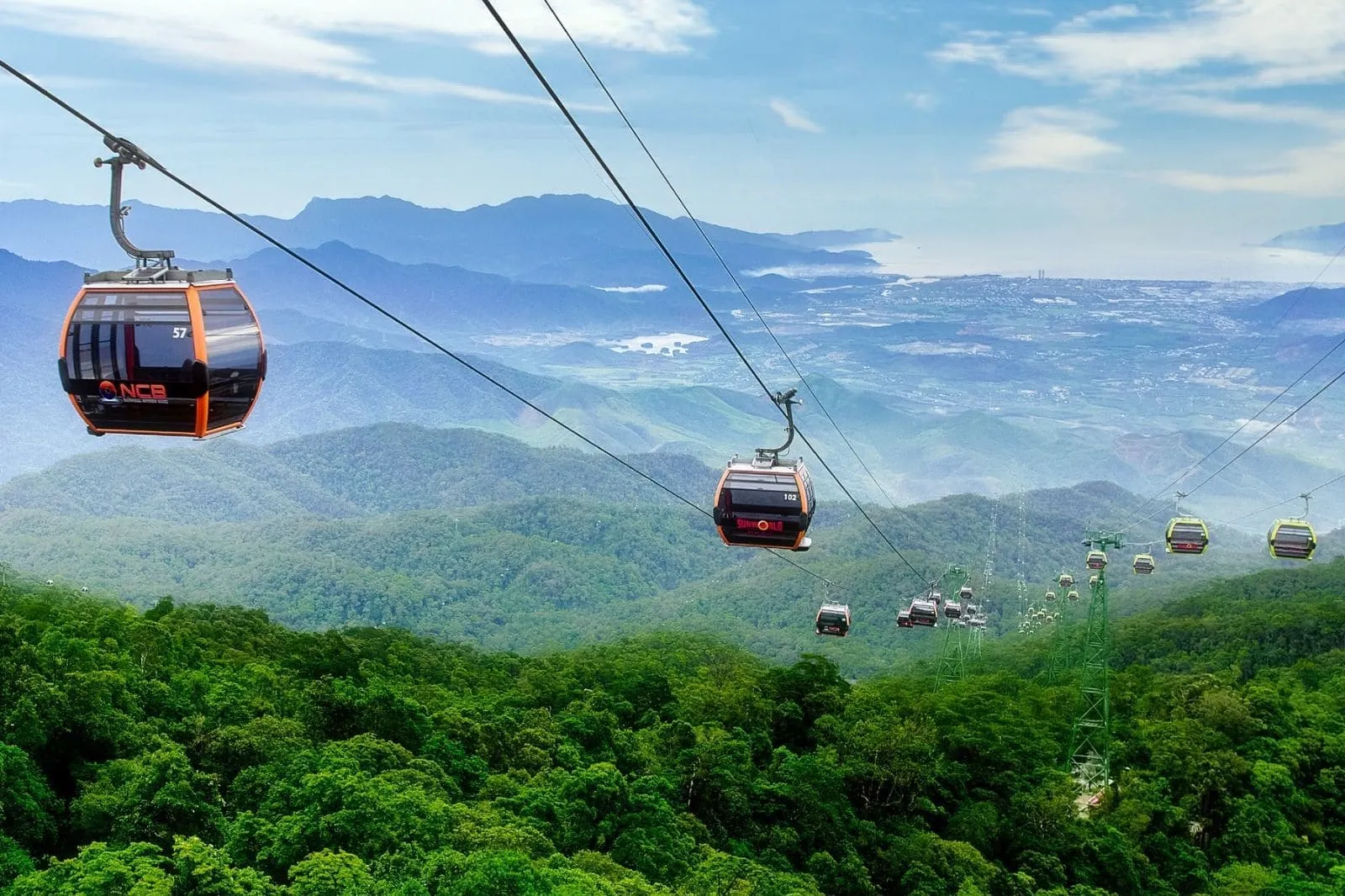 Trải Nghiệm Cáp Treo Sun World Bà Nà Hills