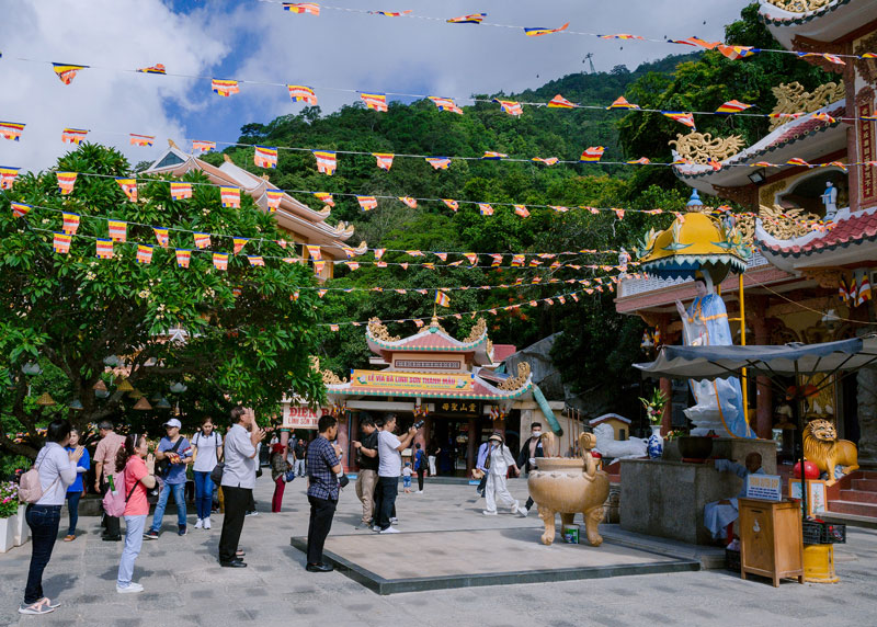 Lễ Vía Bà Linh Sơn Thánh Mẫu 2025: Hành Hương Núi Bà Đen – Trải Nghiệm Tâm Linh Độc Đáo
 - 3