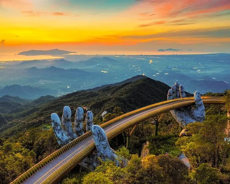 Khám phá Cầu Vàng tại Sun World Bà Nà Hills