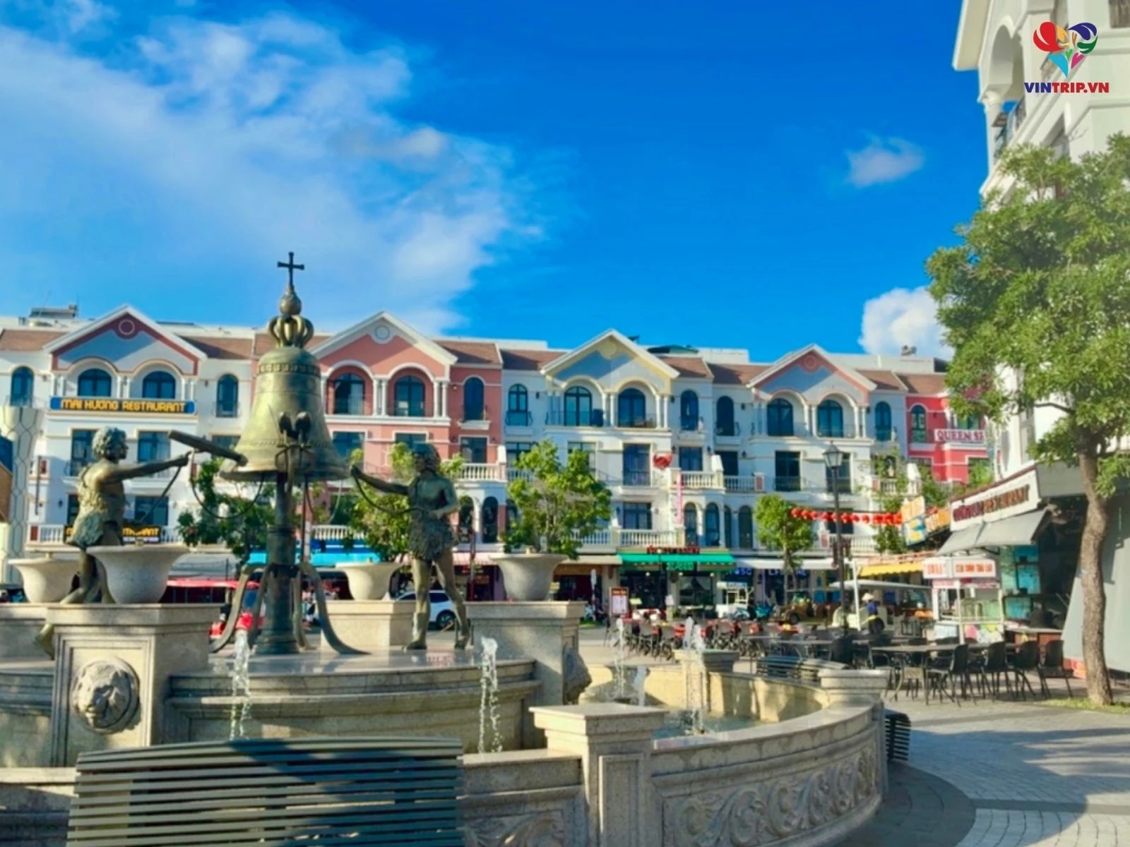 Dạo chơi và check-in tại Grand World Phú Quốc