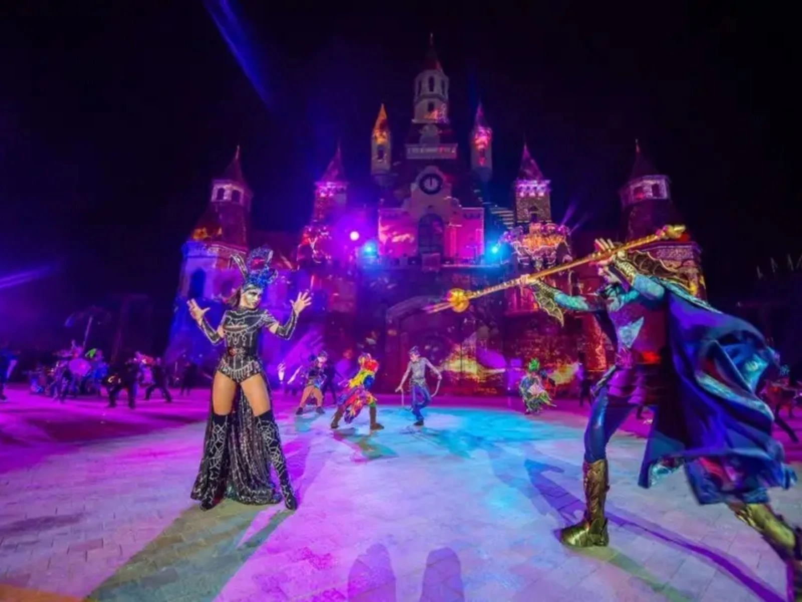 Điểm gì tạo nên sức hút của Tata Show Vinwonders Nha Trang?
