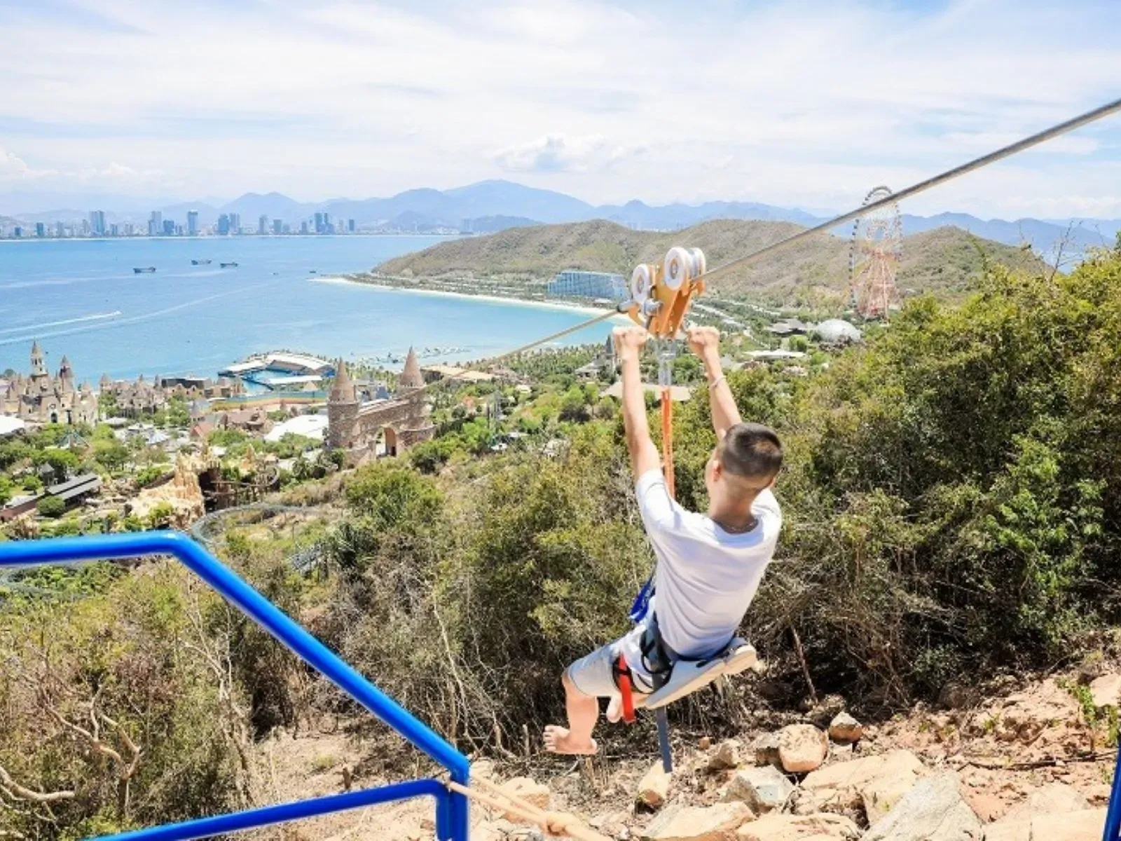 Điều kiện tham gia Zipline VinWonders Nha Trang